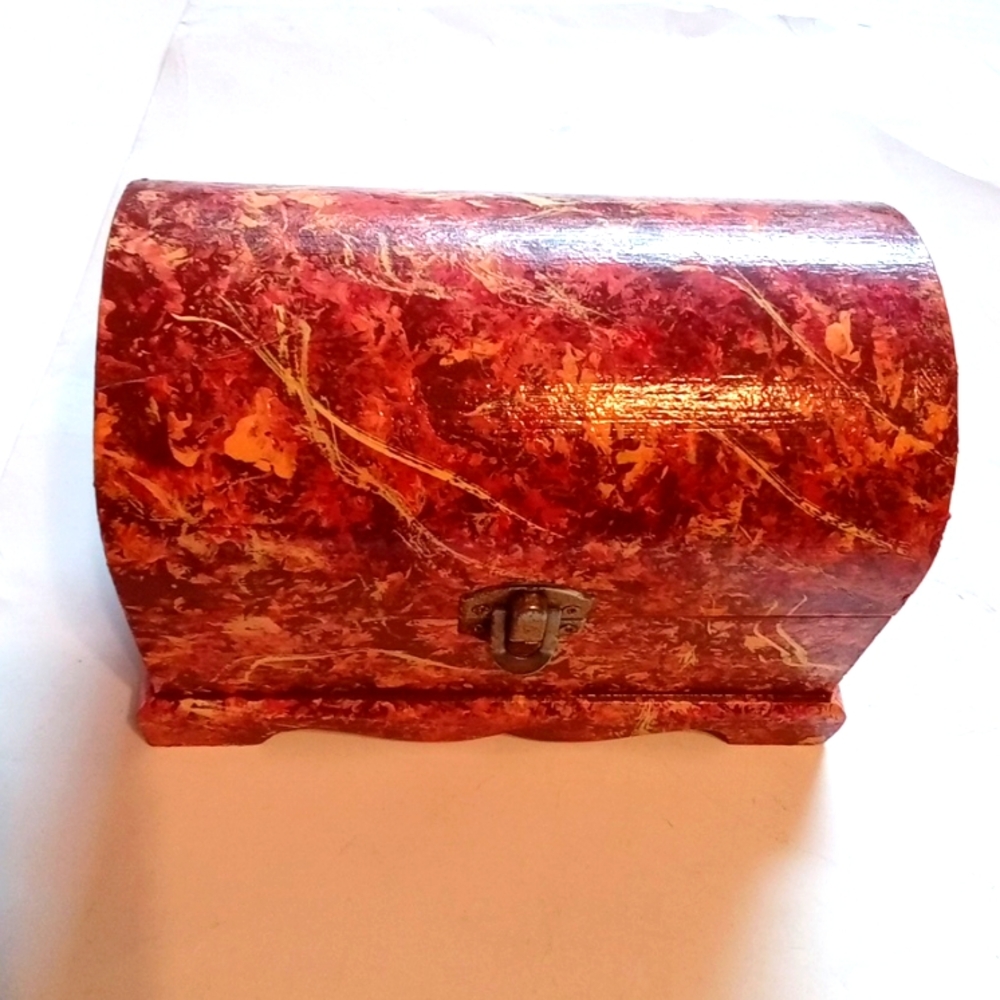Barrel shaped Jewelry Box